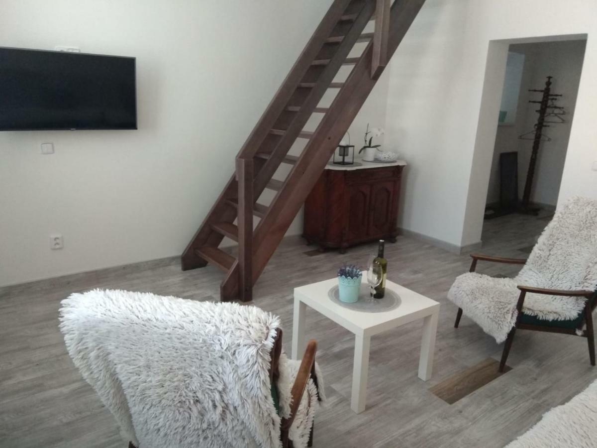 Apartmány U splavu Veselí nad Moravou Esterno foto