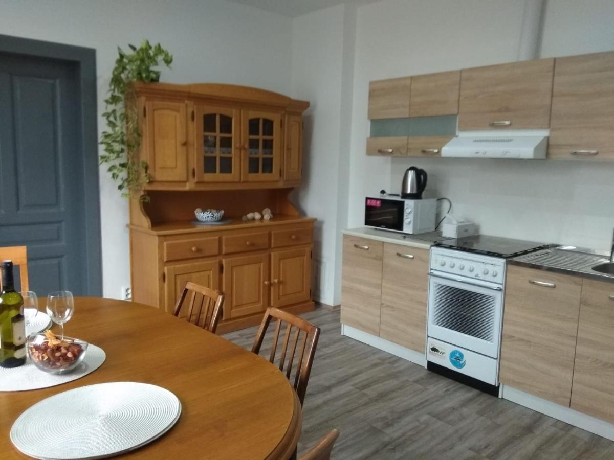 Apartmány U splavu Veselí nad Moravou Esterno foto